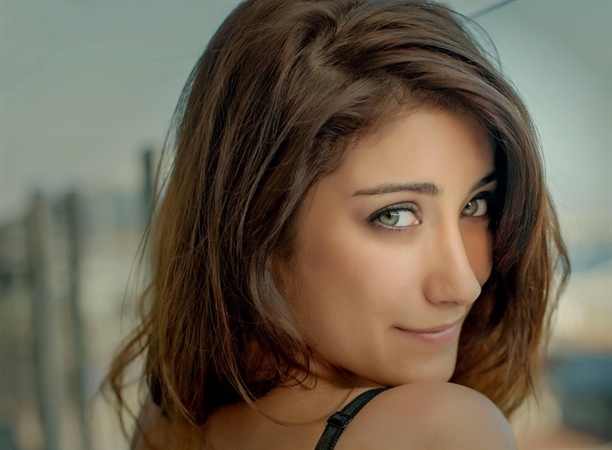 hazal kayanın hayranı ile başı dertte