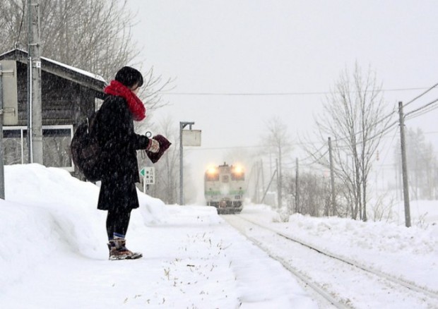 Bu Bomboş Tren Hattının Sadece 1 Yolcusu Var ve Onun İçin Bu Hattı Açık Tutuyorlar!