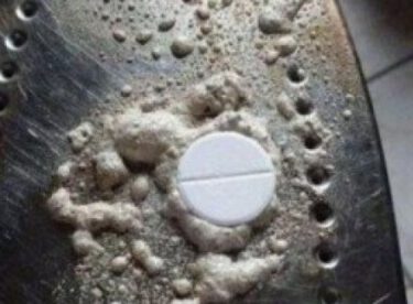 Ütünüzü aspirin ile temizleyin