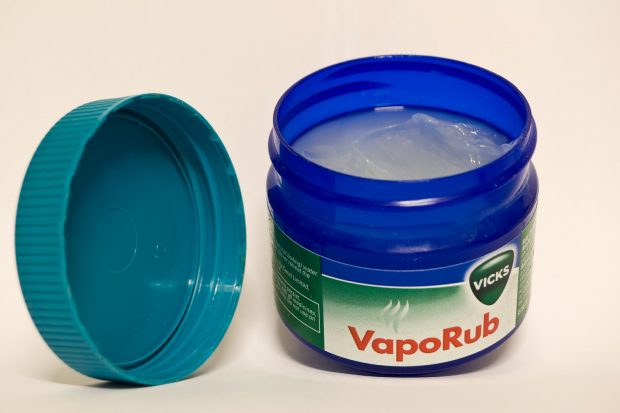 Soğuk Algınlığınız Olmasa Bile Vicks İle Yapabileceğiniz Şaşırtıcı Şeyler!
