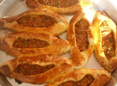 Kıymalı Pide Tarifi