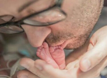 Doğum Sırasında Eşini Sonrasında Bebeğini Kaybeden Acılı Babanın Söylediklersi Herkesi Ağlattı