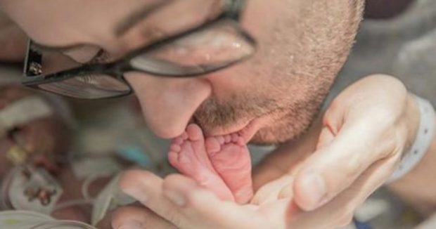 Doğum Sırasında Eşini Sonrasında Bebeğini Kaybeden Acılı Babanın Söylediklersi Herkesi Ağlattı