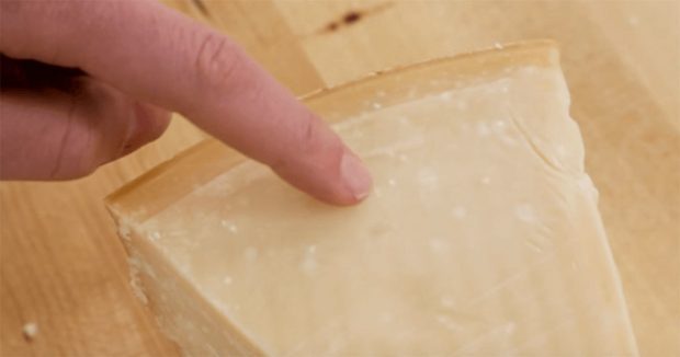 Parmesan Peyniri Seçiminde Mutlaka Bilmeniz Gerekenler