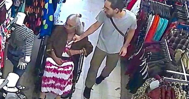 Yaşlı Teyze Parasını Çalan Genç Adamın Dünyasını Başına Yıktı