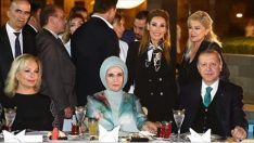 Cumhurbaşkanı Erdoğan sanatçı ve sporcularla iftar yaptı