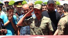 Oğlunun Şehadet Haberini Aldığında “Aybolmasa Oynarım” Diyen Baba Evladına Böyle Veda Etti!