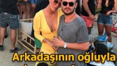 Deniz Akkaya, arkadaşının oğluyla birlikte!