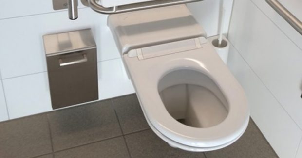 BUNU Okuduktan Sonra Klozet Kapağına Bir Daha Asla Tuvalet Kağıdı Koymayacaksınız.