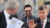 Konsolosluk çalışanları Tarkan’ı görünce… Tarkan Türkiye’yi Terk ediyor