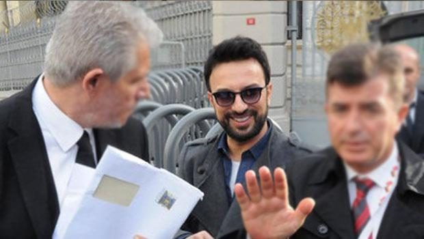 Konsolosluk çalışanları Tarkan’ı görünce… Tarkan Türkiye’yi Terk ediyor